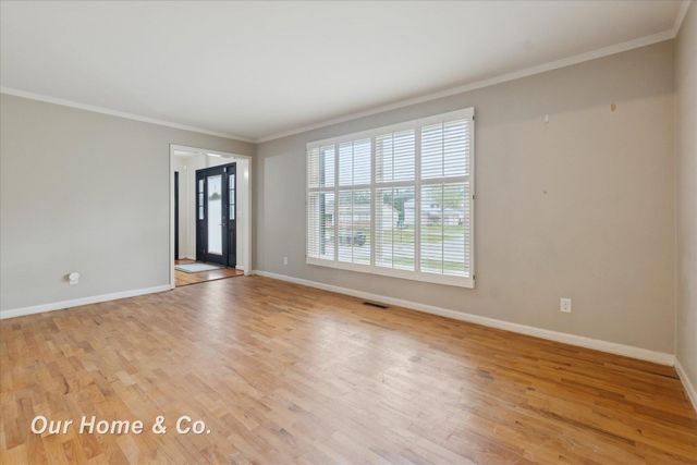 1334 Greenview Drive, Grand Blanc, MI 48439