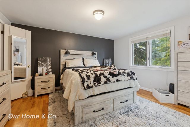 1334 Greenview Drive, Grand Blanc, MI 48439