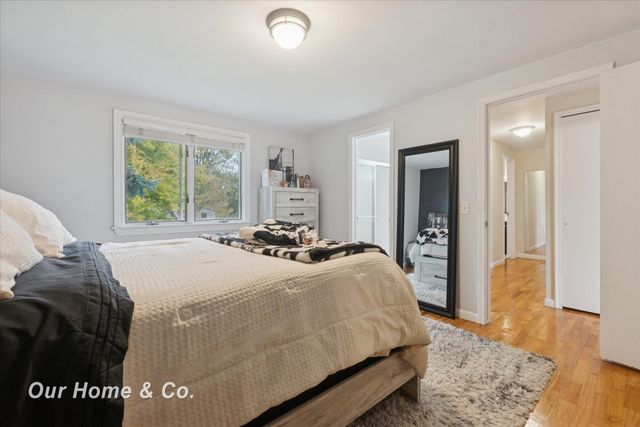 1334 Greenview Drive, Grand Blanc, MI 48439