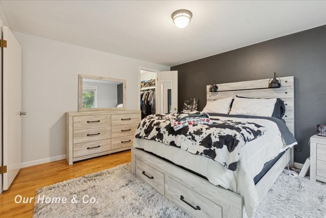 1334 Greenview Drive, Grand Blanc, MI 48439