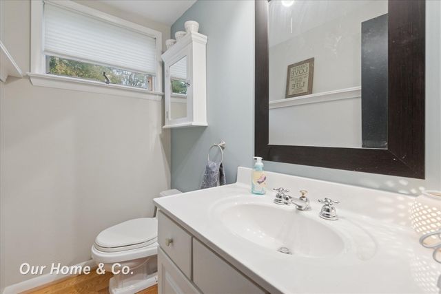 1334 Greenview Drive, Grand Blanc, MI 48439