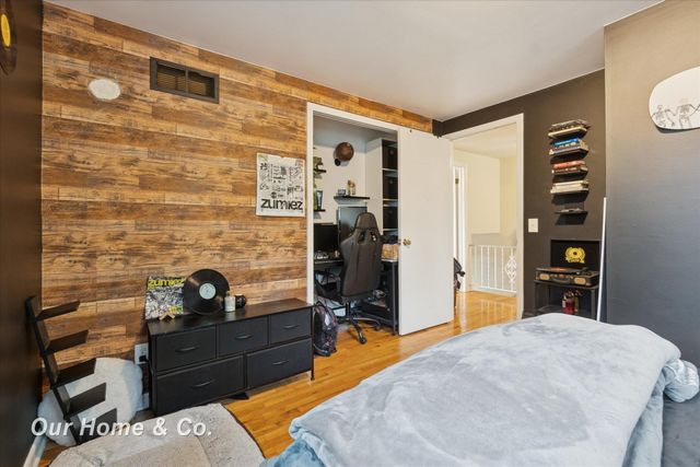 1334 Greenview Drive, Grand Blanc, MI 48439