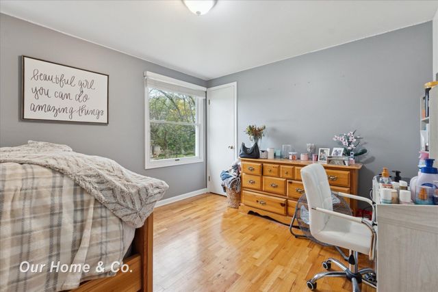 1334 Greenview Drive, Grand Blanc, MI 48439