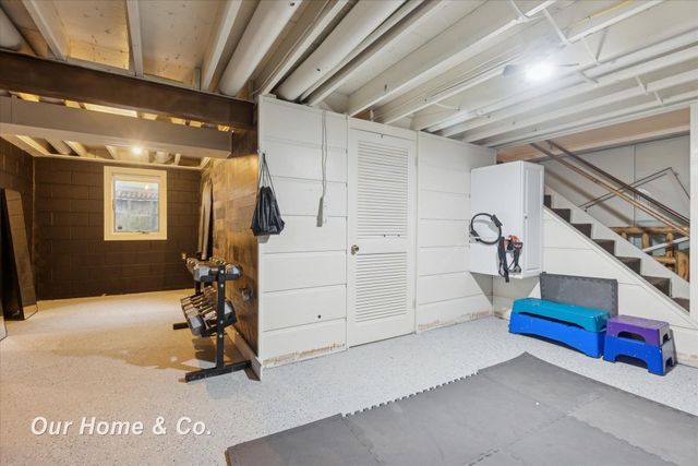 1334 Greenview Drive, Grand Blanc, MI 48439