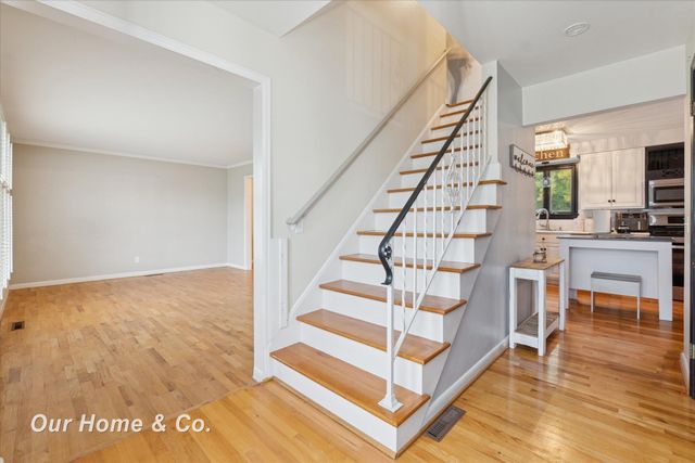 1334 Greenview Drive, Grand Blanc, MI 48439