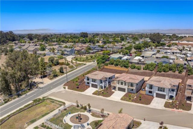 1607 Tuscan Way, Santa Maria, CA 93455