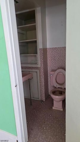 570 Mount Prospect Ave, Newark City, NJ 07104