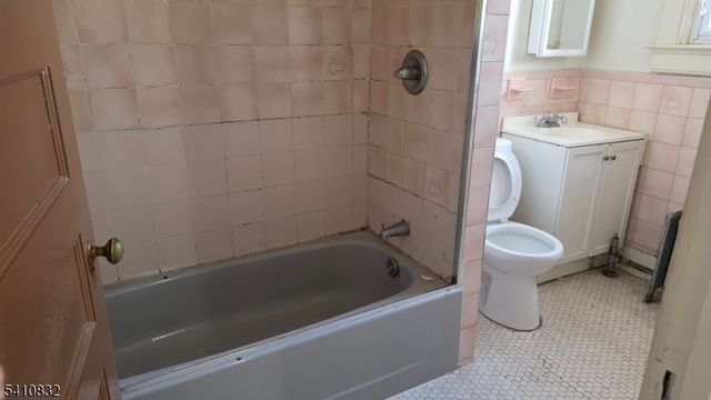 570 Mount Prospect Ave, Newark City, NJ 07104