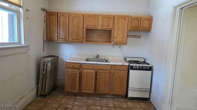 570 Mount Prospect Ave, Newark City, NJ 07104