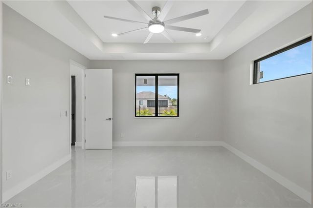 909 11th CT, Cape Coral, FL 33991