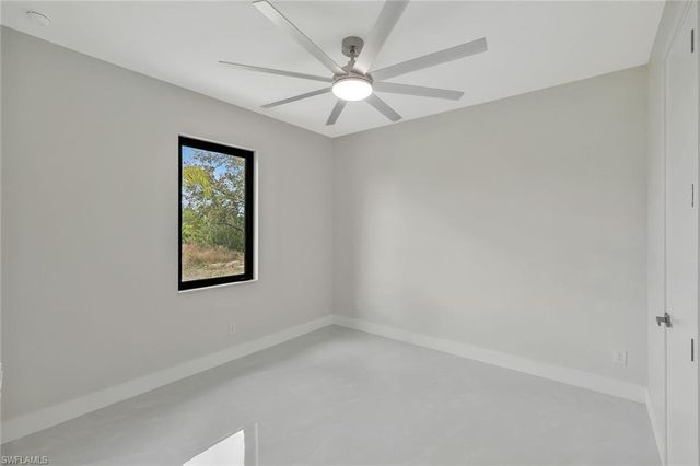 909 11th CT, Cape Coral, FL 33991