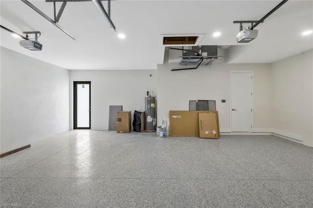 909 11th CT, Cape Coral, FL 33991