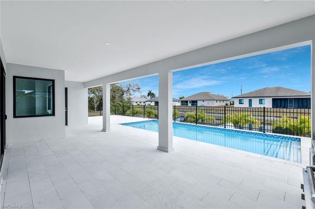 909 11th CT, Cape Coral, FL 33991