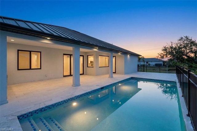 909 11th CT, Cape Coral, FL 33991