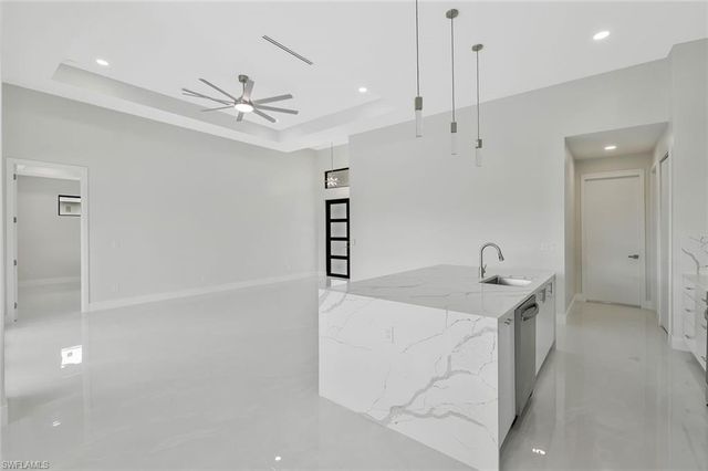 909 11th CT, Cape Coral, FL 33991