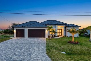 909 11th CT, Cape Coral, FL 33991