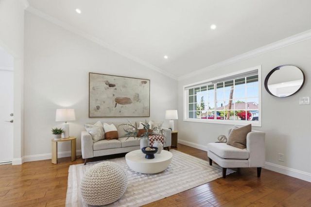 395 N Murphy Avenue, Sunnyvale, CA 94085