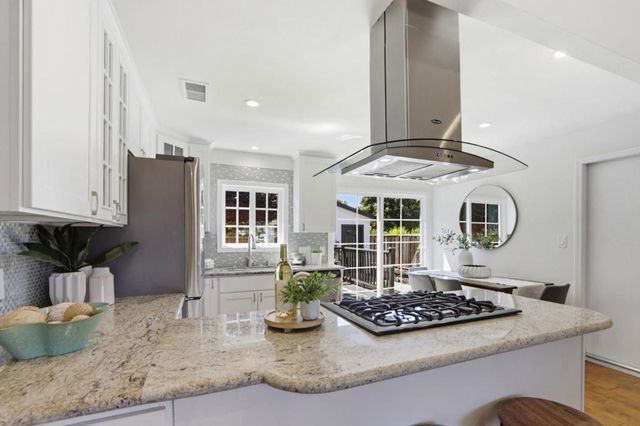395 N Murphy Avenue, Sunnyvale, CA 94085