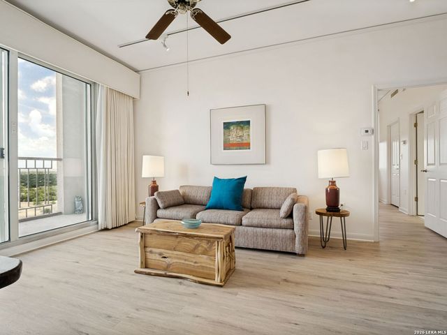 1 Towers Park Ln Apt 2207, San Antonio, TX 78209