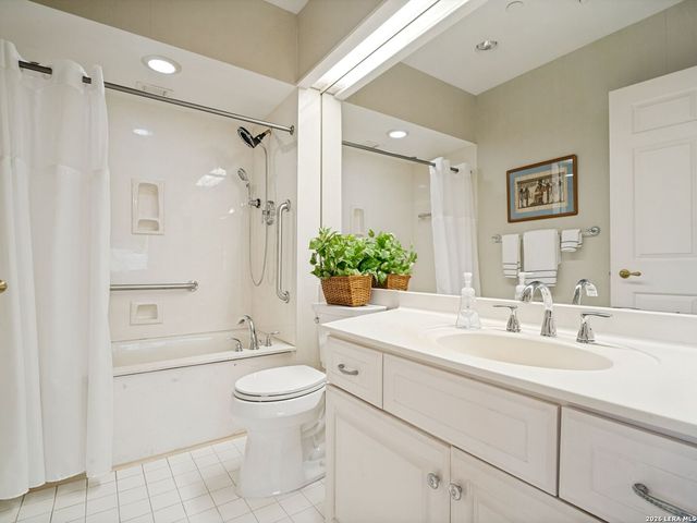 1 Towers Park Ln Apt 2207, San Antonio, TX 78209