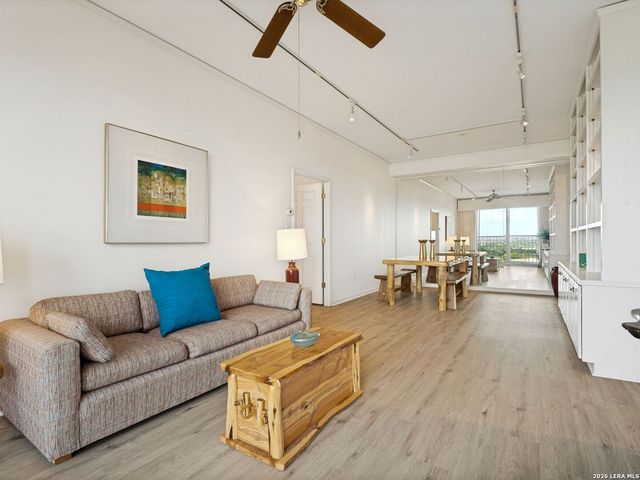 1 Towers Park Ln Apt 2207, San Antonio, TX 78209