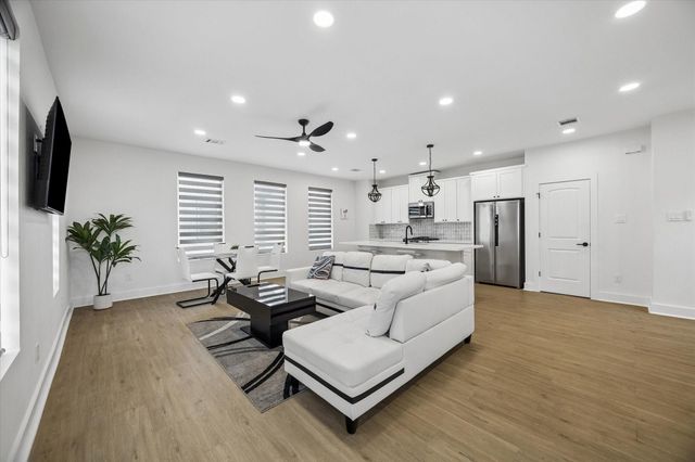104 E 44th Street A, Houston, TX 77018