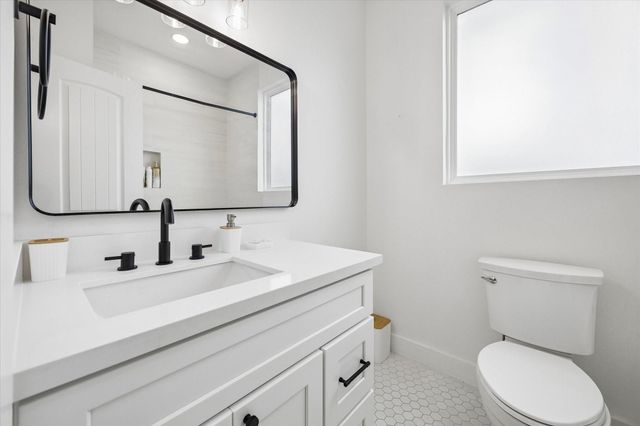 104 E 44th Street A, Houston, TX 77018