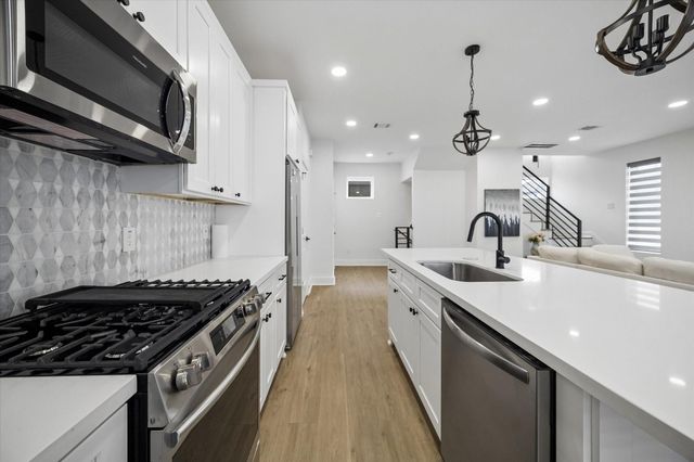 104 E 44th Street A, Houston, TX 77018
