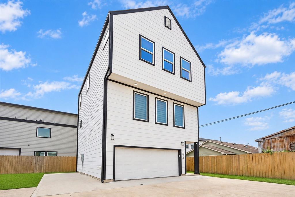 104 E 44th Street A, Houston, TX 77018