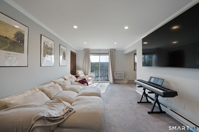 201 Highview Avenue F2, Stamford, CT 06907