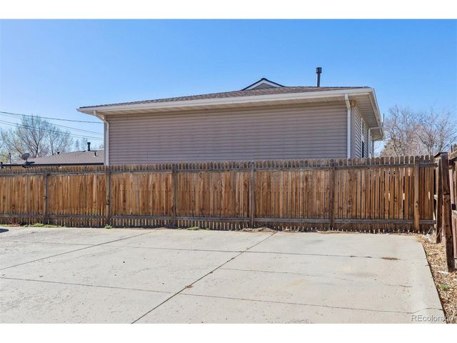1060 S Perry St, Denver, CO 80219