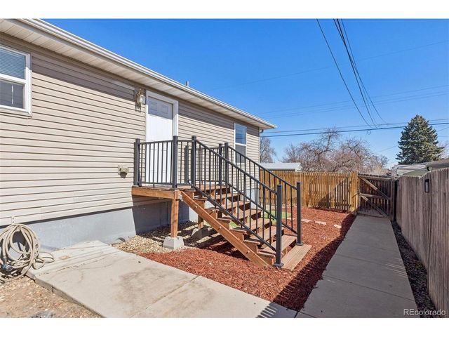 1060 S Perry St, Denver, CO 80219