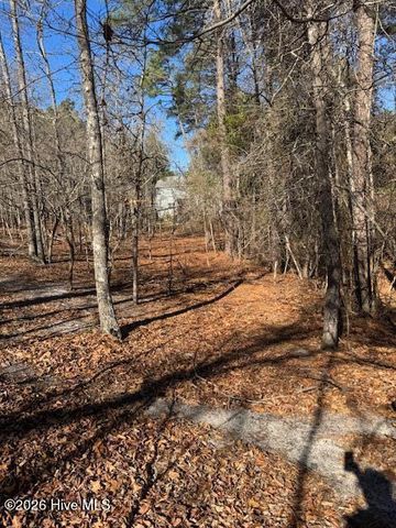 123 James Drive, West End, NC 27376