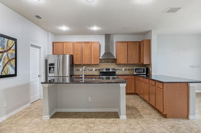 6041 W TOWN CENTER BOULEVARD, Orlando, FL 32837