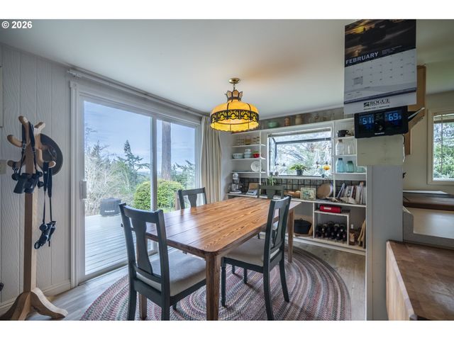 42528 HENSLEY HILL Rd, Port Orford, OR 97465
