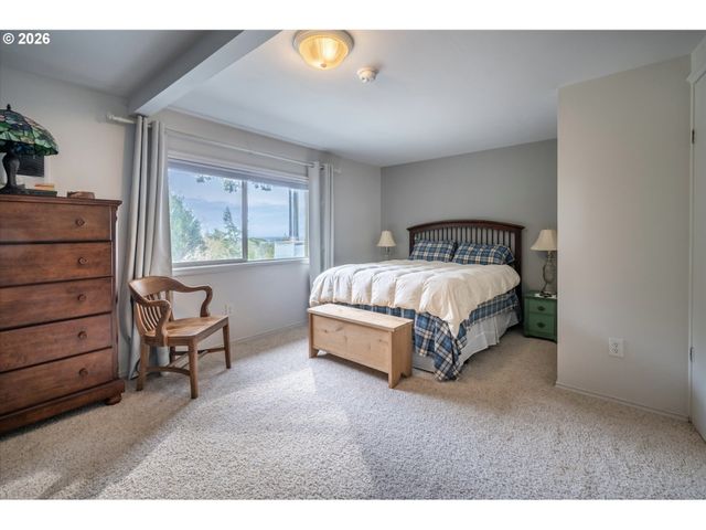 42528 HENSLEY HILL Rd, Port Orford, OR 97465
