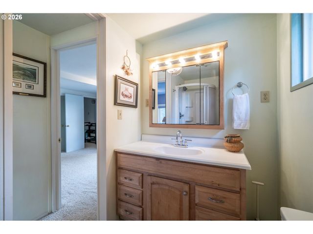42528 HENSLEY HILL Rd, Port Orford, OR 97465