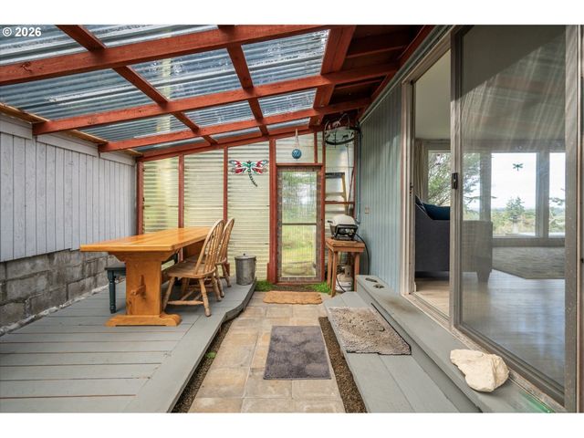 42528 HENSLEY HILL Rd, Port Orford, OR 97465