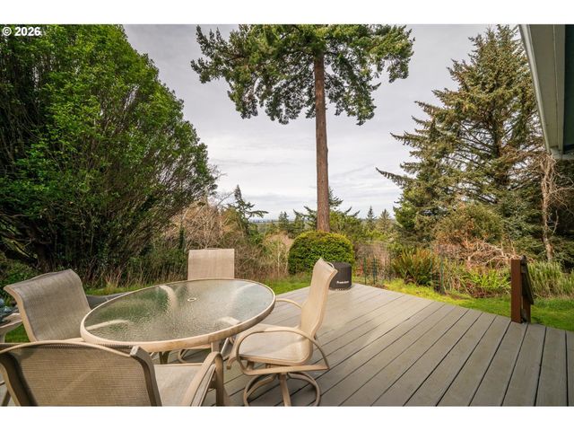 42528 HENSLEY HILL Rd, Port Orford, OR 97465