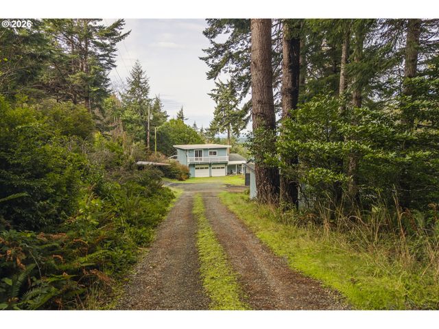 42528 HENSLEY HILL Rd, Port Orford, OR 97465