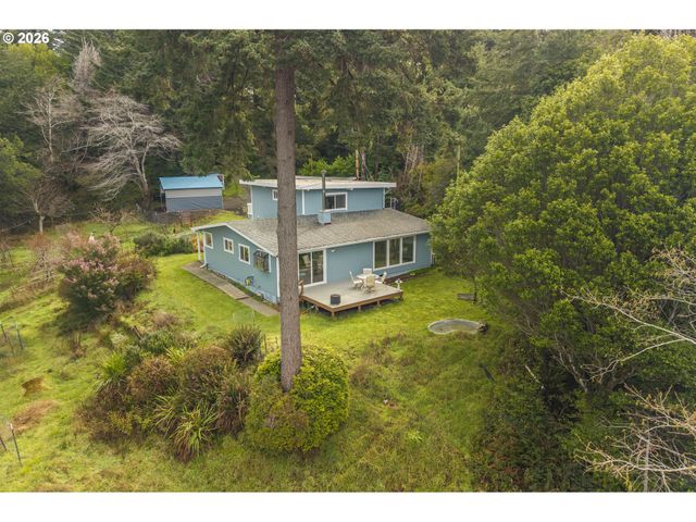 42528 HENSLEY HILL Rd, Port Orford, OR 97465