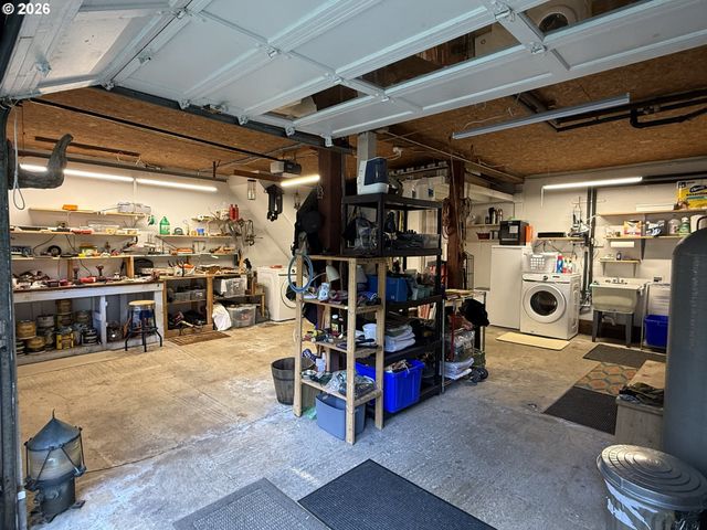 42528 HENSLEY HILL Rd, Port Orford, OR 97465