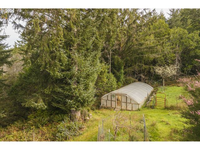 42528 HENSLEY HILL Rd, Port Orford, OR 97465