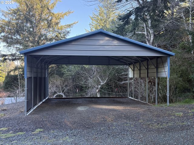 42528 HENSLEY HILL Rd, Port Orford, OR 97465