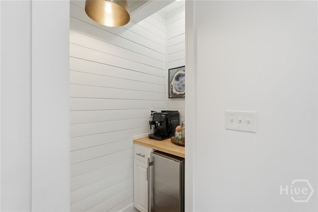 Image 20 of property listing at 5 Marsh Harbor Drive N, Savannah, GA 31410