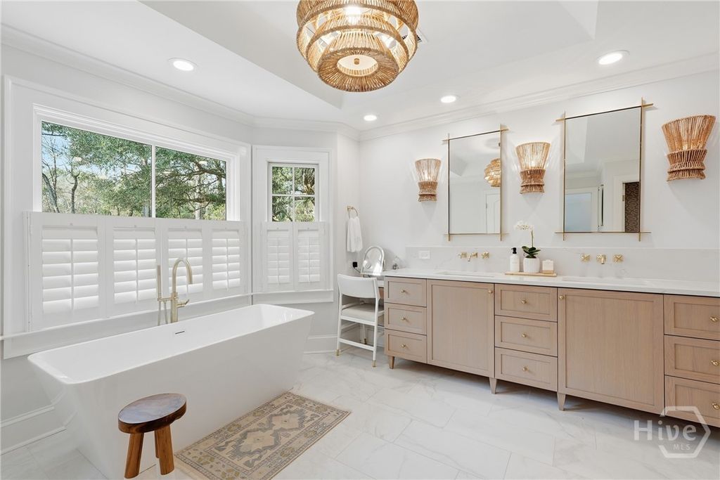 Image 25 of property listing at 5 Marsh Harbor Drive N, Savannah, GA 31410