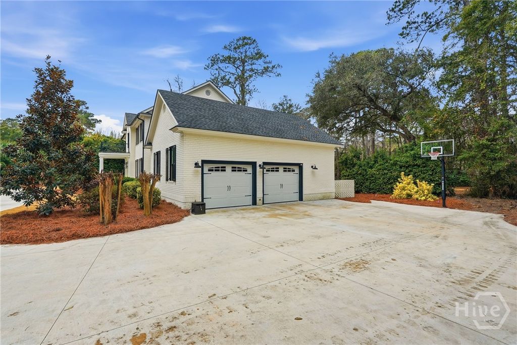 Image 52 of property listing at 5 Marsh Harbor Drive N, Savannah, GA 31410