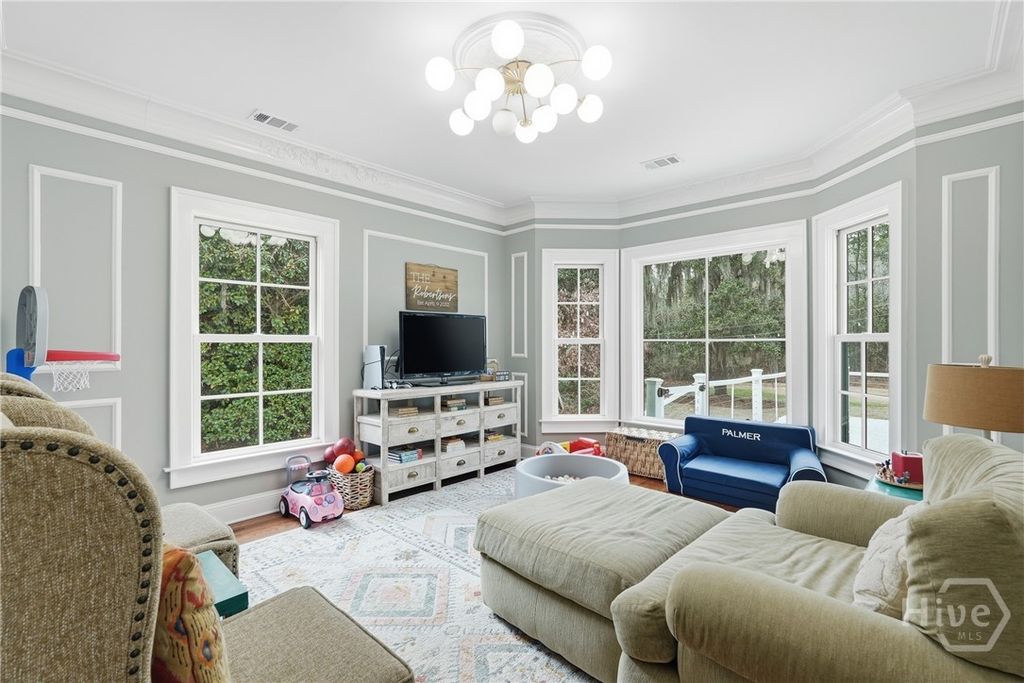 Image 9 of property listing at 5 Marsh Harbor Drive N, Savannah, GA 31410