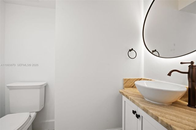 530 Valencia Ave 2, Coral Gables, FL 33134