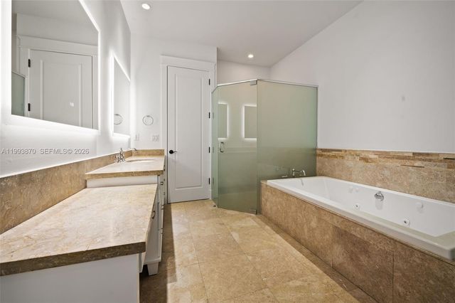 530 Valencia Ave 2, Coral Gables, FL 33134